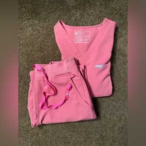 Medium Quartz Figs Scrub Set